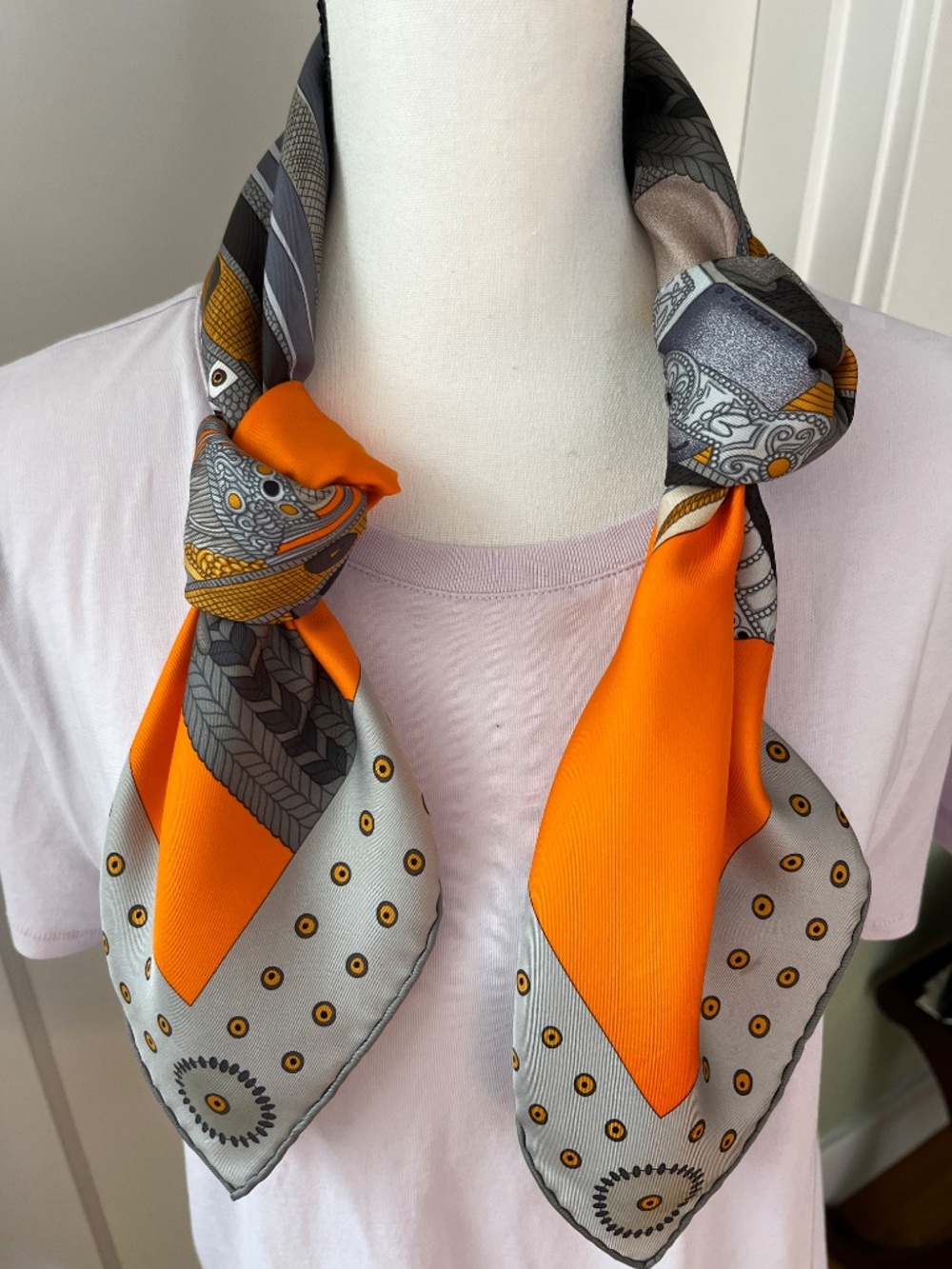 SALE ~~ EXCELLENT Hermes Selle de Dignitaire 100% Silk Scarf CW13 Grey/Orange - Picture 14 of 15